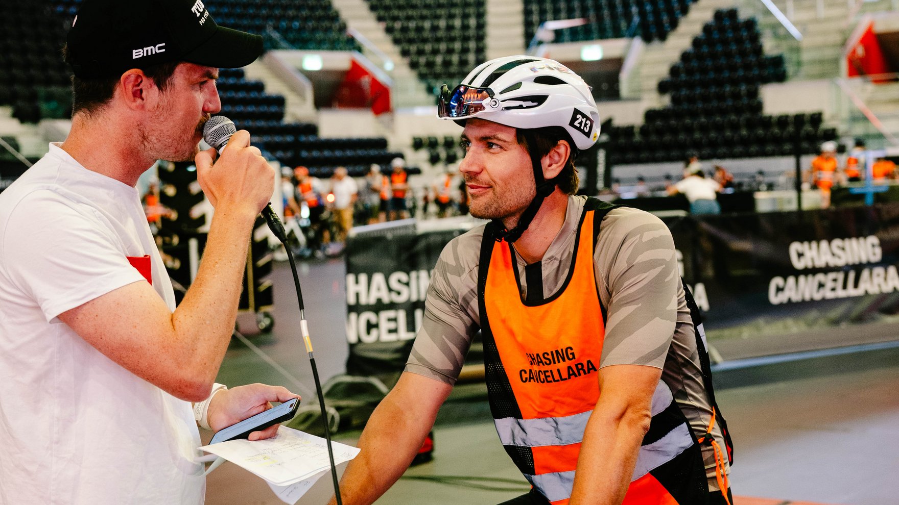 Von der Arena auf die Alpen: Chasing Cancellara zu Gast in der Swiss Life Arena